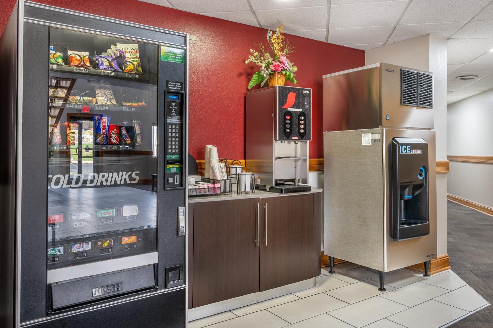 Red Roof Inn Greencastle South - Cloverdale المظهر الخارجي الصورة
